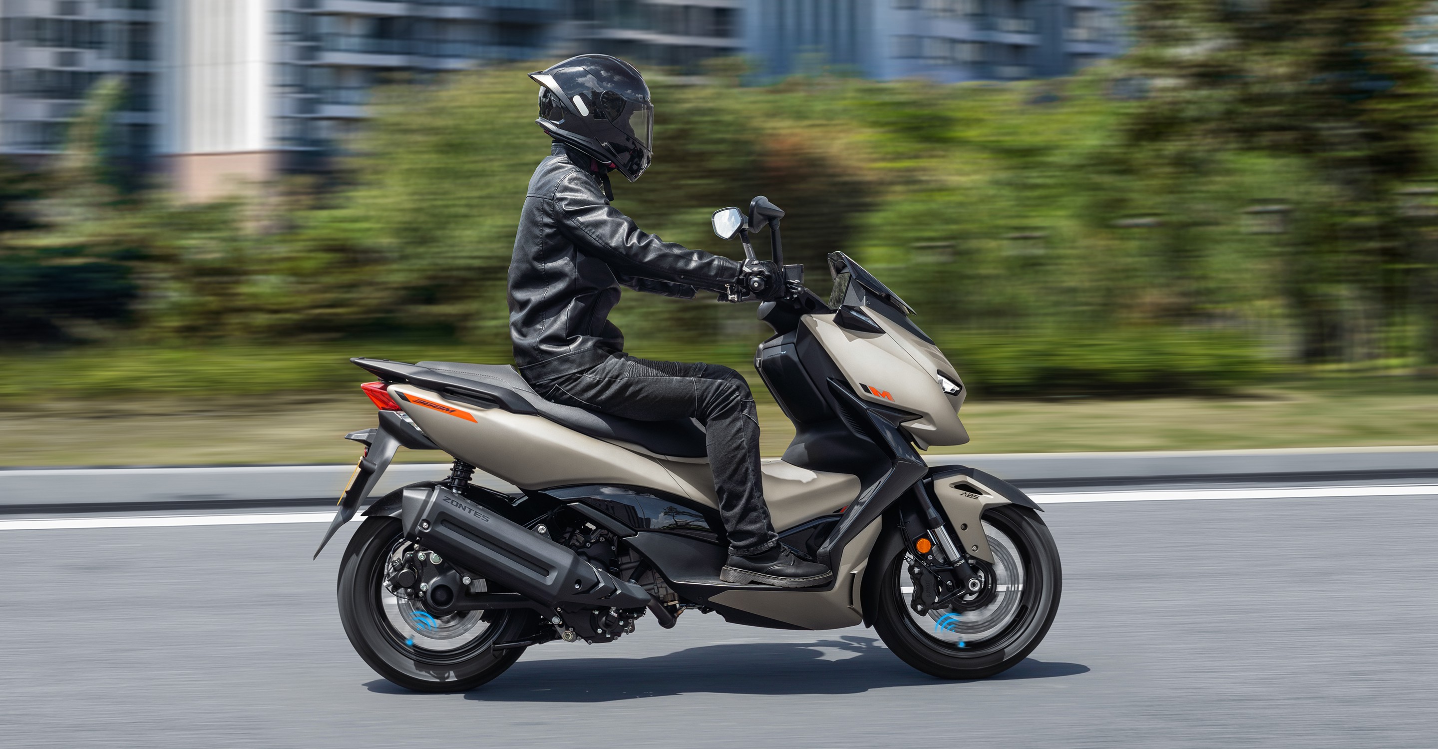 Zontes 368M scooter deportivo en ciudad